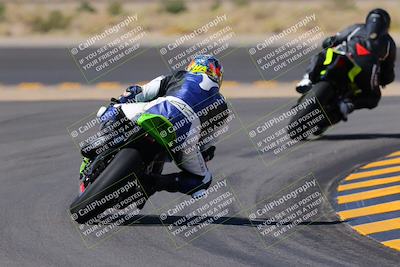 media/Oct-08-2022-SoCal Trackdays (Sat) [[1fc3beec89]]/Turn 11 Backside (1145am)/